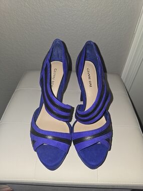 Gianni Bini Royal Blue and Black Strappy Heels (NWOB)